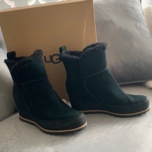 Ugg Malvella fashion booties-black wedge